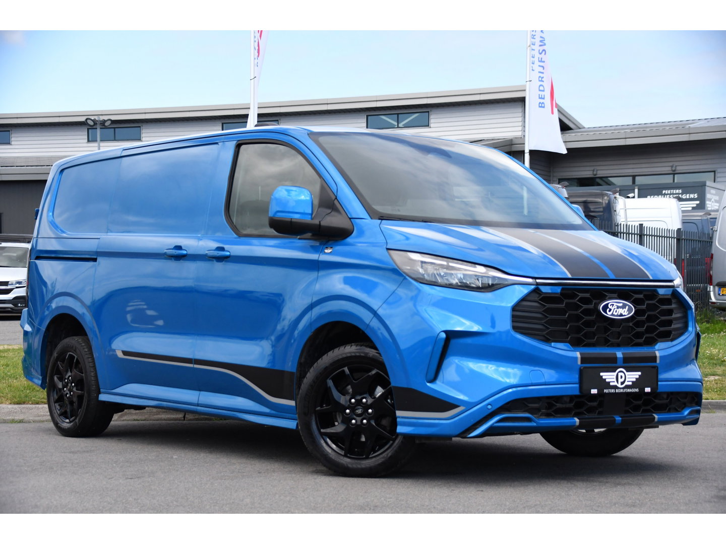 Ford Transit Custom 300 2.0 TDCI L1H1 Sport Camera, Cruise, Carplay, Virtual, 170pk, Stoelverwarming, Automaat, LED, Multimedia, Sensoren, Uniek!