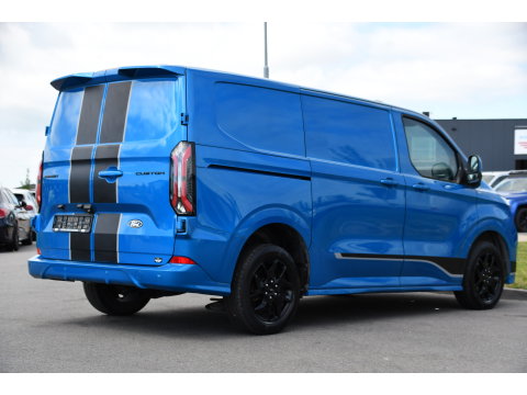 Ford Transit Custom 300 2.0 TDCI L1H1 Sport Camera, Cruise, Carplay, Virtual, 170pk, Stoelverwarming, Automaat, LED, Multimedia, Sensoren, Uniek!