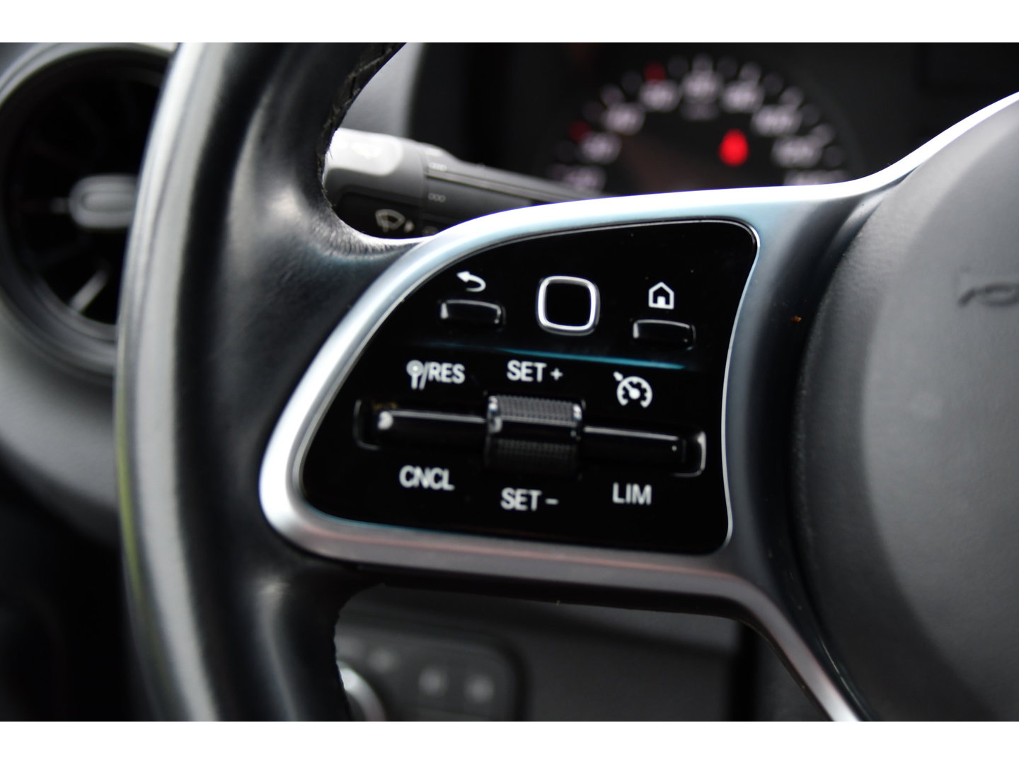 Mercedes-Benz Sprinter 519 V6 3.0 CDI L2H1 PB Edition Camera, Cruise, Carplay, 3500kg Trekhaak, LED, Mbux, Geveerde Stoel, Uniek! 319