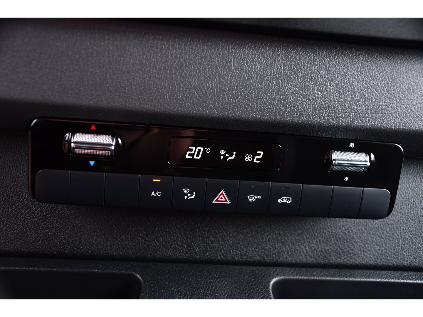 Mercedes-Benz Sprinter 519 V6 3.0 CDI L2H1 PB Edition Camera, Cruise, Carplay, 3500kg Trekhaak, LED, Mbux, Geveerde Stoel, Uniek! 319