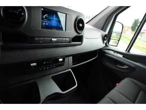 Mercedes-Benz Sprinter 519 V6 3.0 CDI L2H1 PB Edition Camera, Cruise, Carplay, 3500kg Trekhaak, LED, Mbux, Geveerde Stoel, Uniek! 319