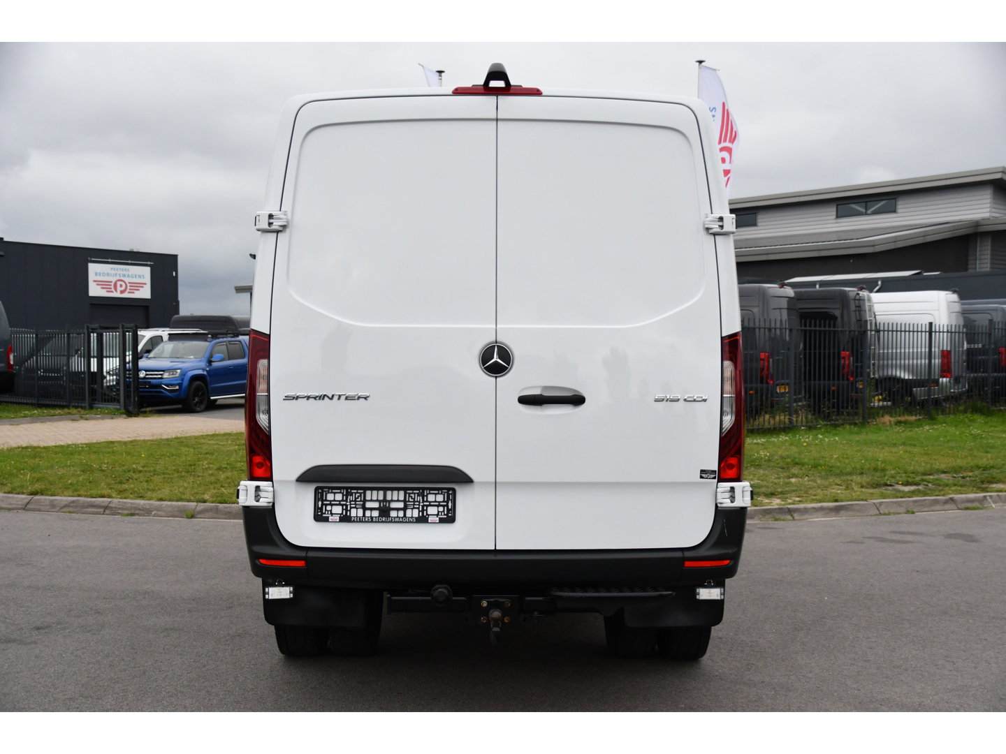 Mercedes-Benz Sprinter 519 V6 3.0 CDI L2H1 PB Edition Camera, Cruise, Carplay, 3500kg Trekhaak, LED, Mbux, Geveerde Stoel, Uniek! 319