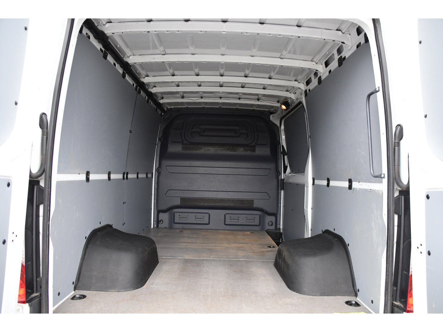 Mercedes-Benz Sprinter 519 V6 3.0 CDI L2H1 PB Edition Camera, Cruise, Carplay, 3500kg Trekhaak, LED, Mbux, Geveerde Stoel, Uniek! 319