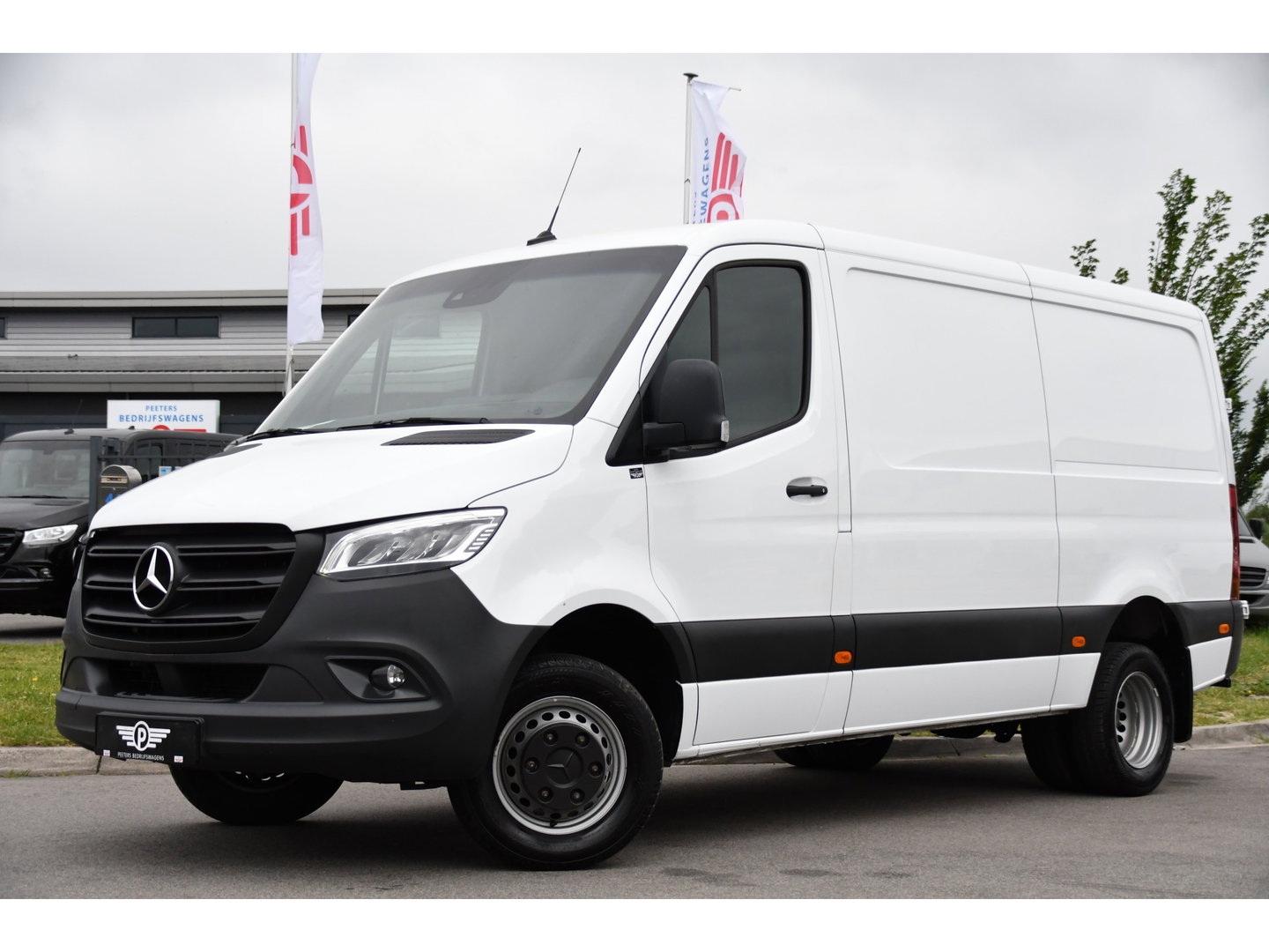 Mercedes-Benz Sprinter 519 V6 3.0 CDI L2H1 PB Edition Camera, Cruise, Carplay, 3500kg Trekhaak, LED, Mbux, Geveerde Stoel, Uniek! 319