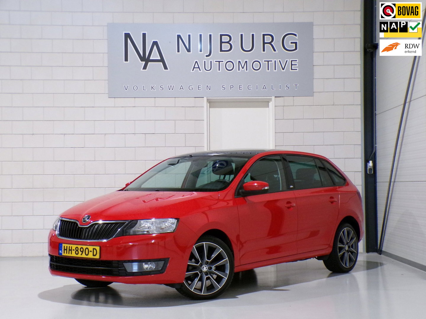 Škoda Rapid Spaceback 1.2 TSI Edition "Origineel NL!" Pano Stoelverwarming Parkeersensoren Navigatie Bluetooth 17"Velgen 4-Season