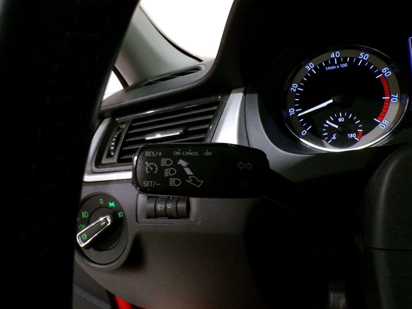Škoda Rapid Spaceback 1.2 TSI Edition "Origineel NL!" Pano Stoelverwarming Parkeersensoren Navigatie Bluetooth 17"Velgen 4-Season
