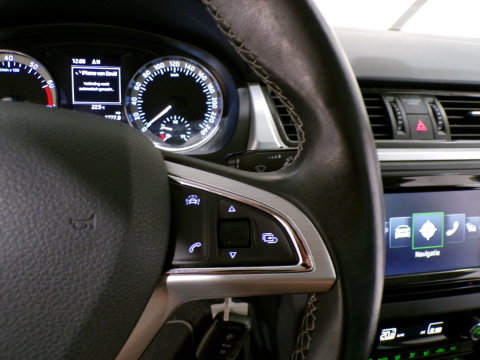 Škoda Rapid Spaceback 1.2 TSI Edition "Origineel NL!" Pano Stoelverwarming Parkeersensoren Navigatie Bluetooth 17"Velgen 4-Season