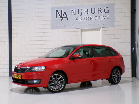 Škoda Rapid Spaceback 1.2 TSI Edition "Origineel NL!" Pano Stoelverwarming Parkeersensoren Navigatie Bluetooth 17"Velgen 4-Season