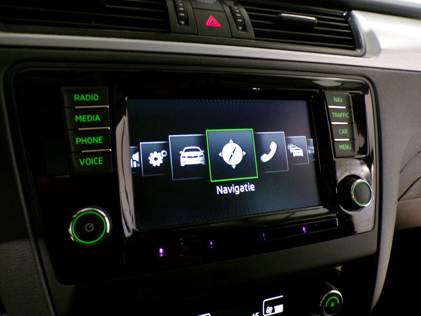Škoda Rapid Spaceback 1.2 TSI Edition "Origineel NL!" Pano Stoelverwarming Parkeersensoren Navigatie Bluetooth 17"Velgen 4-Season