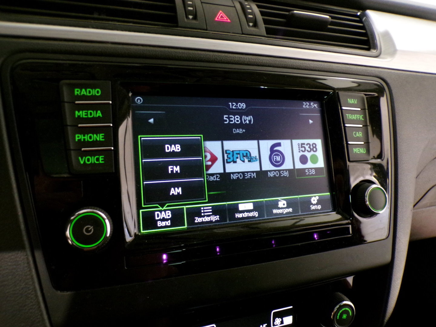 Škoda Rapid Spaceback 1.2 TSI Edition "Origineel NL!" Pano Stoelverwarming Parkeersensoren Navigatie Bluetooth 17"Velgen 4-Season
