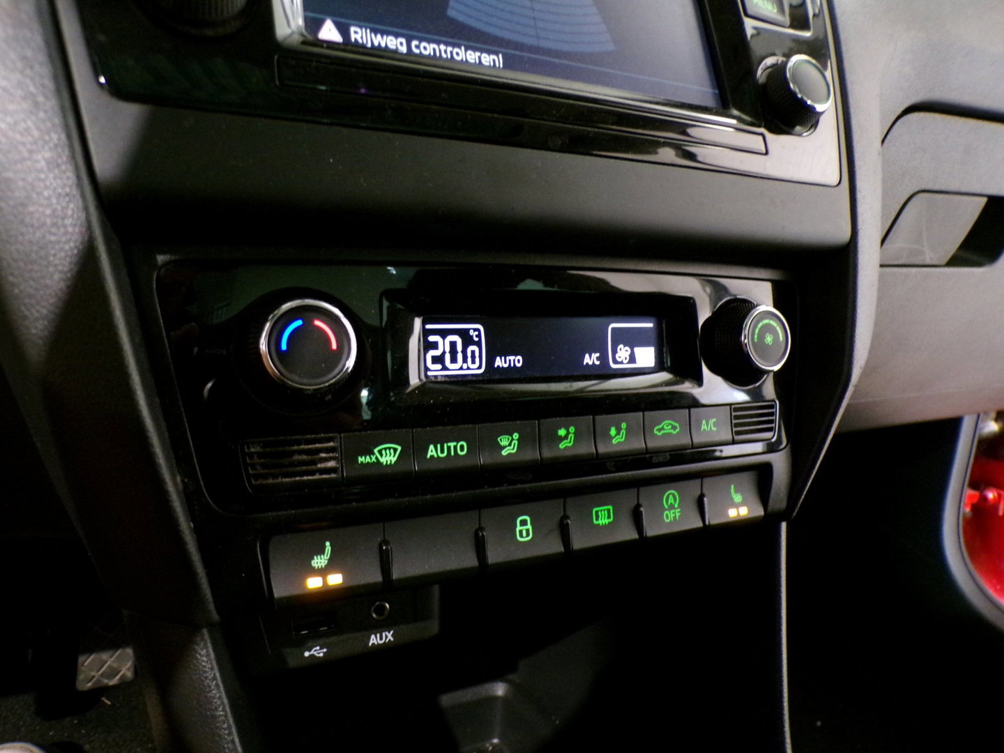 Škoda Rapid Spaceback 1.2 TSI Edition "Origineel NL!" Pano Stoelverwarming Parkeersensoren Navigatie Bluetooth 17"Velgen 4-Season