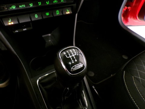 Škoda Rapid Spaceback 1.2 TSI Edition "Origineel NL!" Pano Stoelverwarming Parkeersensoren Navigatie Bluetooth 17"Velgen 4-Season