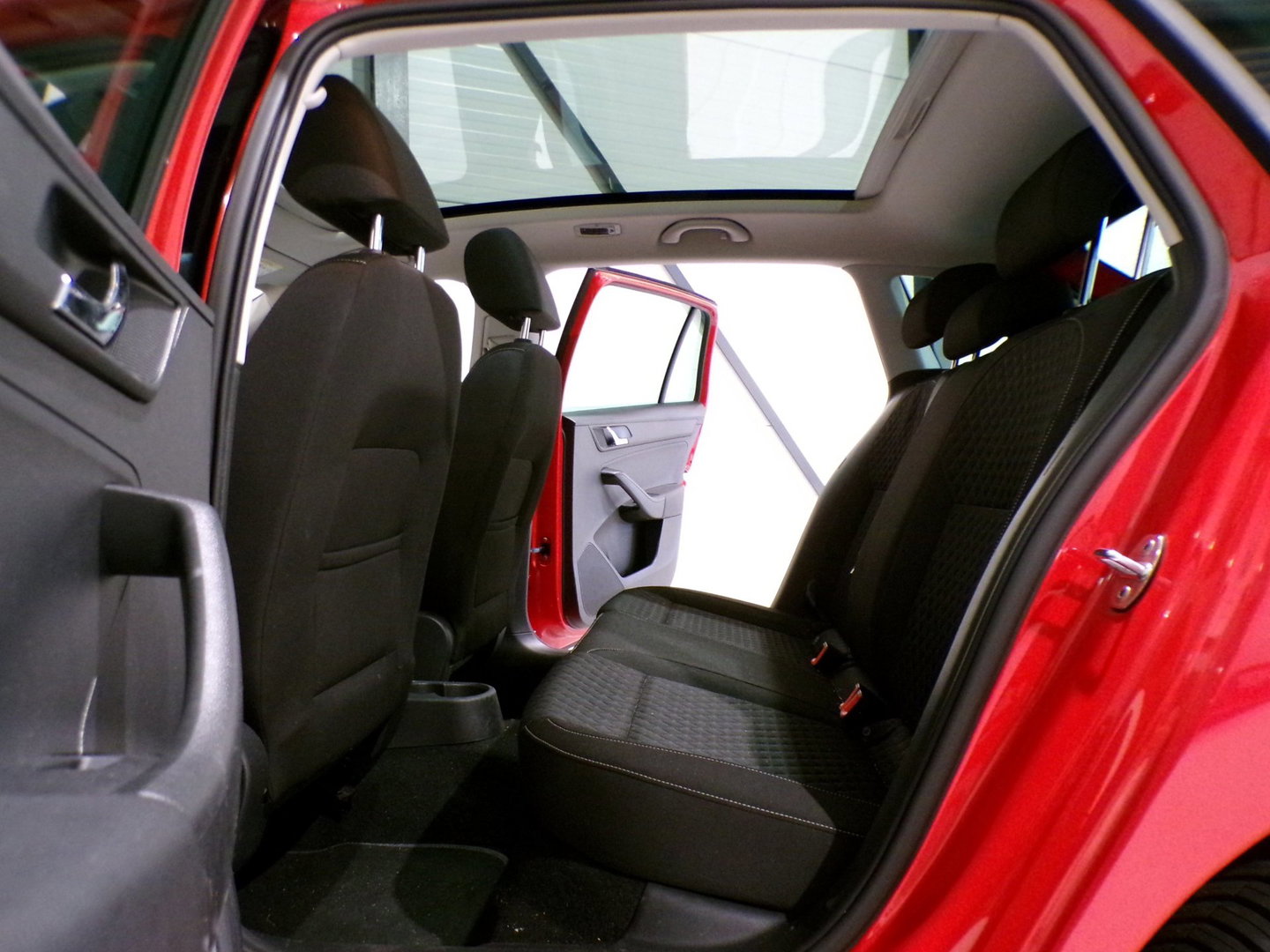 Škoda Rapid Spaceback 1.2 TSI Edition "Origineel NL!" Pano Stoelverwarming Parkeersensoren Navigatie Bluetooth 17"Velgen 4-Season