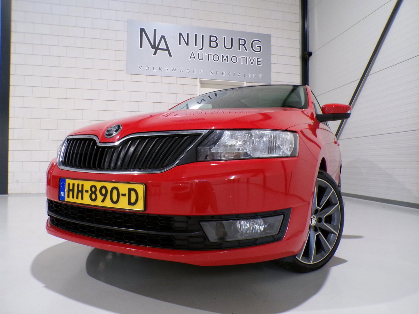 Škoda Rapid Spaceback 1.2 TSI Edition "Origineel NL!" Pano Stoelverwarming Parkeersensoren Navigatie Bluetooth 17"Velgen 4-Season