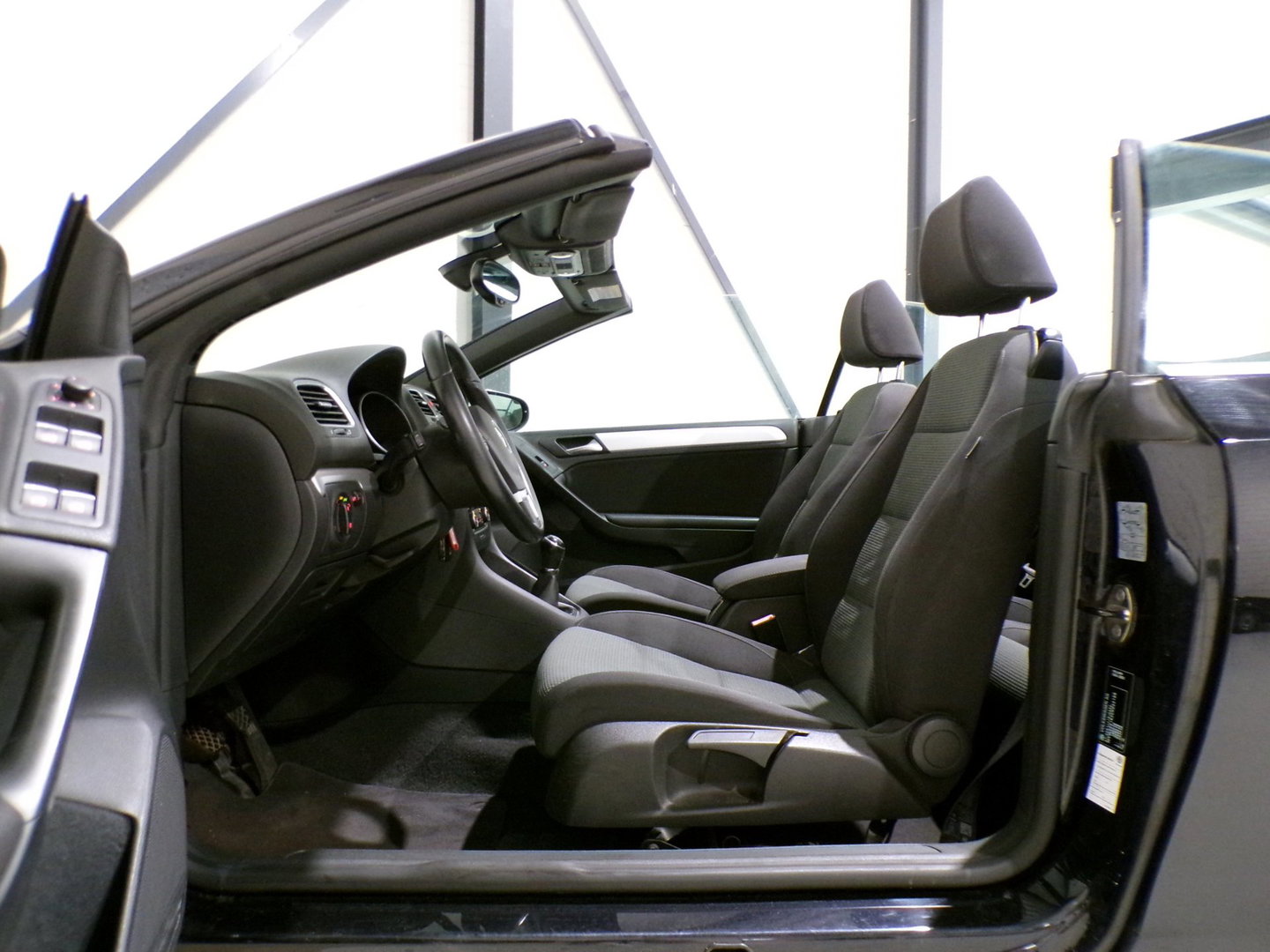 Volkswagen Golf Cabriolet 1.2 TSI Highline "Origineel NL!" Stoelverwarming Parkeersensoren Navigatie Bluetooth 17"Velgen Cruise