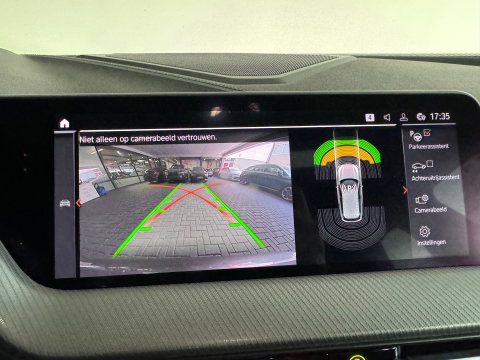 BMW 1-serie M135i xDrive High Executive Edition Pano|HuD|H/K