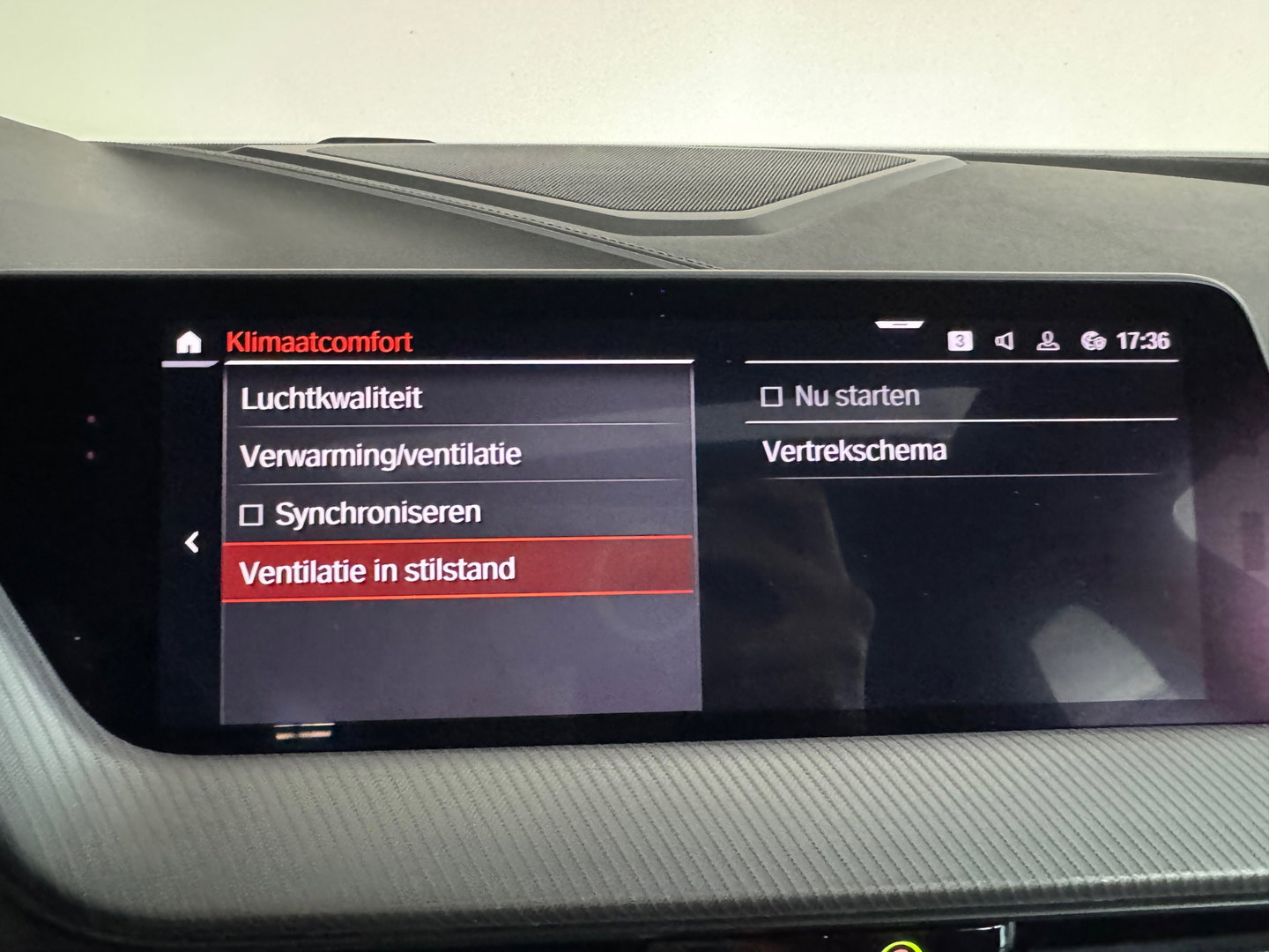 BMW 1-serie M135i xDrive High Executive Edition Pano|HuD|H/K