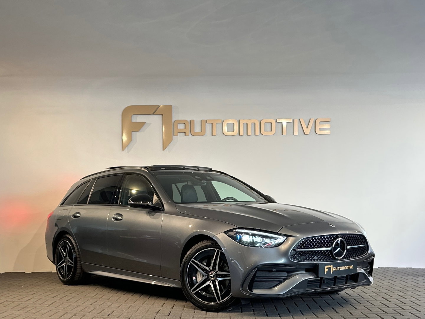 Mercedes-Benz C-Klasse Estate 300 e AMG Pano|Keyless|Sfeer