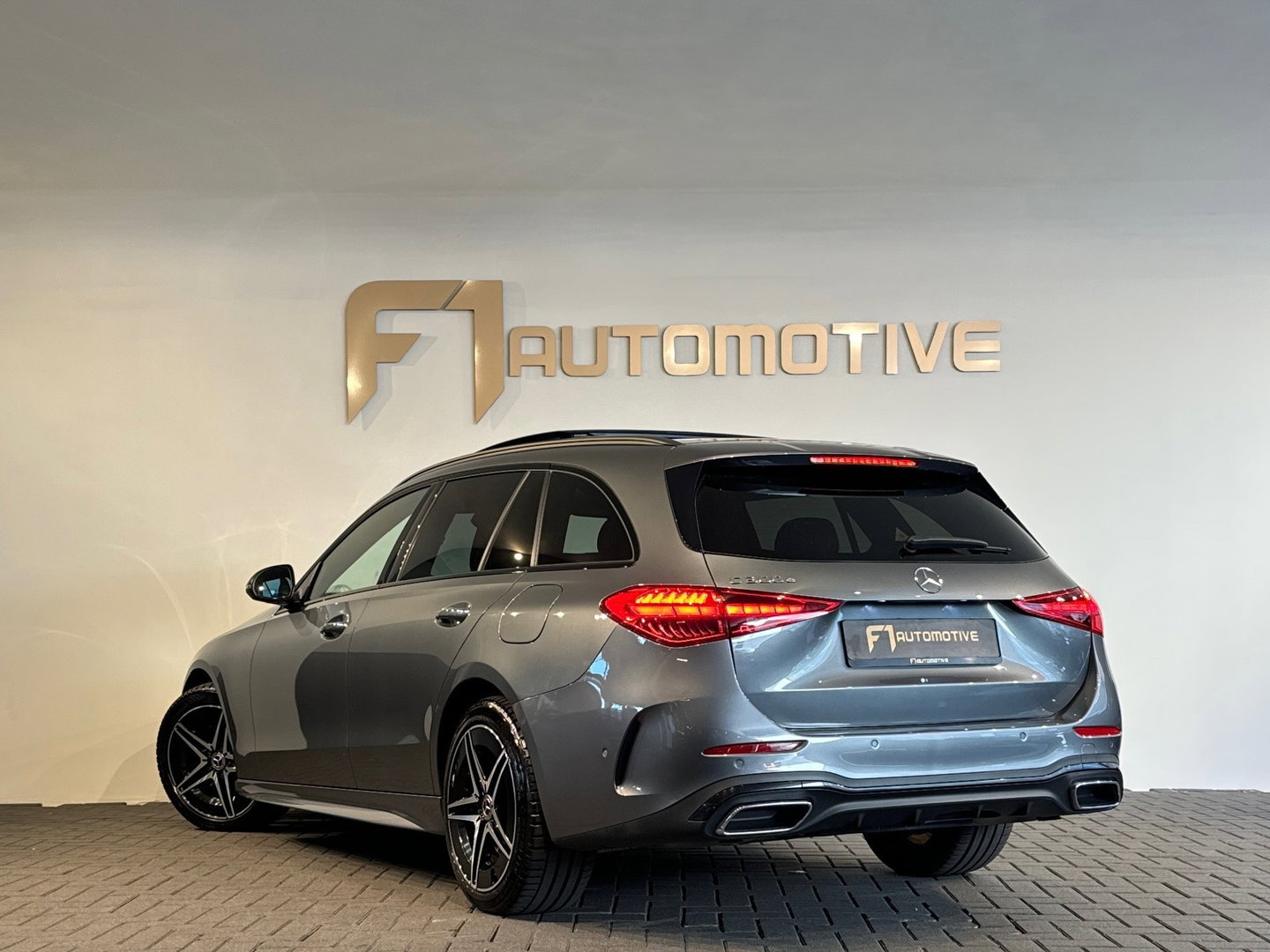 Mercedes-Benz C-Klasse Estate 300 e AMG Pano|Keyless|Sfeer