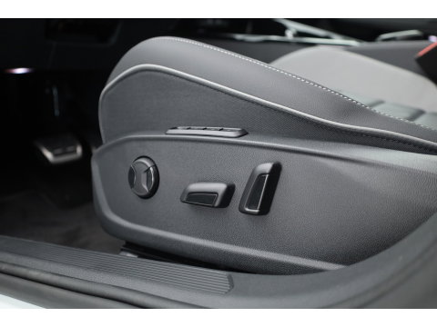 Volkswagen Golf 1.5 eHybrid GTE 272pk | Pano | Stoelventi. | Leder | Memory | IQ. Light | 360cam | 18'' | Adapt. Cruise | Dodehoek. | Apple CarPlay