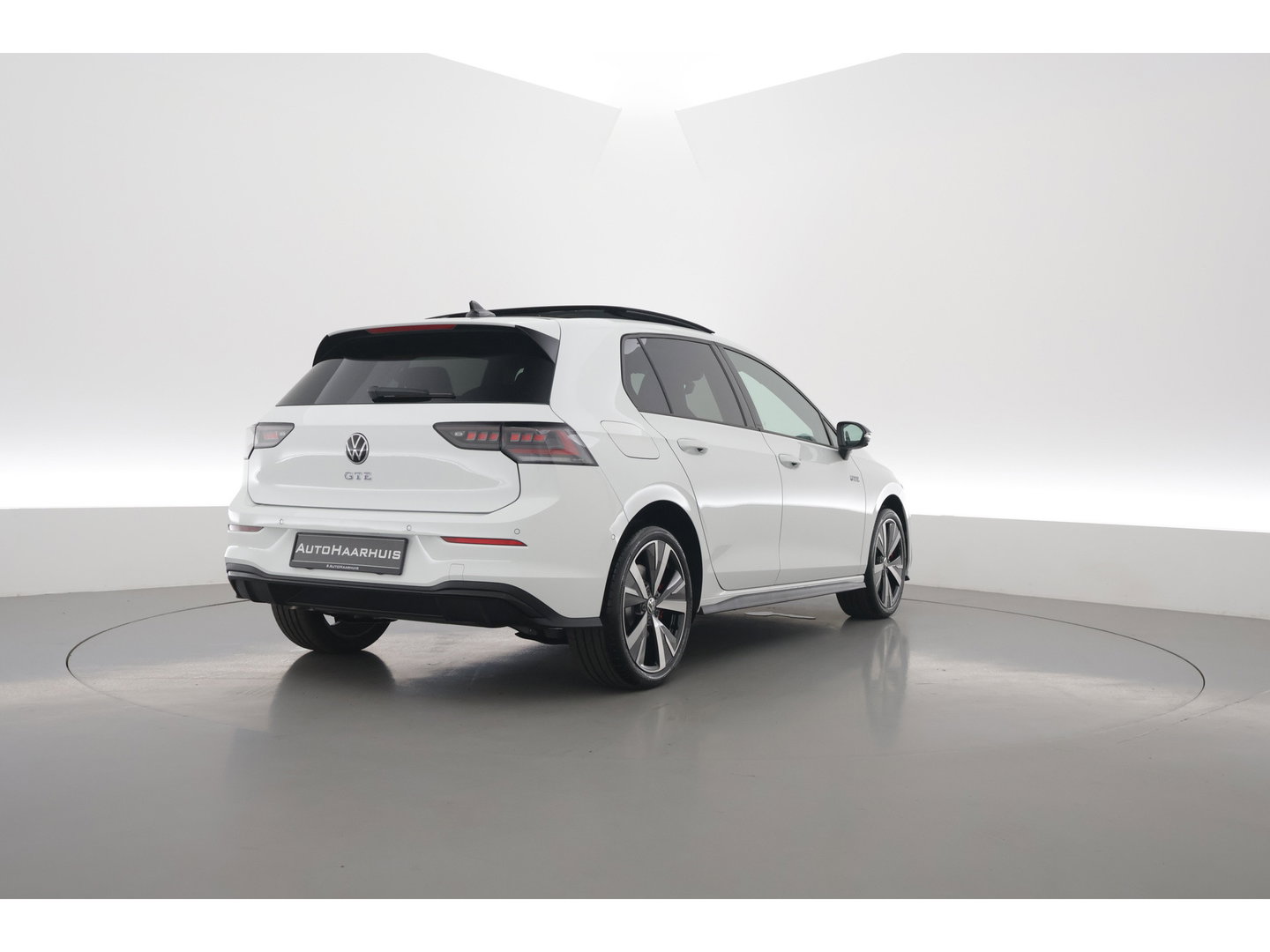 Volkswagen Golf 1.5 eHybrid GTE 272pk | Pano | Stoelventi. | Leder | Memory | IQ. Light | 360cam | 18'' | Adapt. Cruise | Dodehoek. | Apple CarPlay