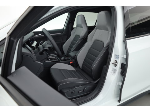 Volkswagen Golf 1.5 eHybrid GTE 272pk | Pano | Stoelventi. | Leder | Memory | IQ. Light | 360cam | 18'' | Adapt. Cruise | Dodehoek. | Apple CarPlay