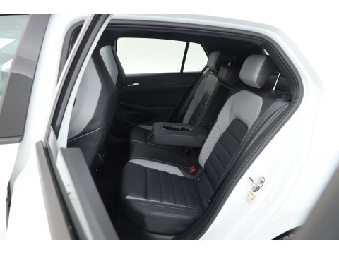 Volkswagen Golf 1.5 eHybrid GTE 272pk | Pano | Stoelventi. | Leder | Memory | IQ. Light | 360cam | 18'' | Adapt. Cruise | Dodehoek. | Apple CarPlay
