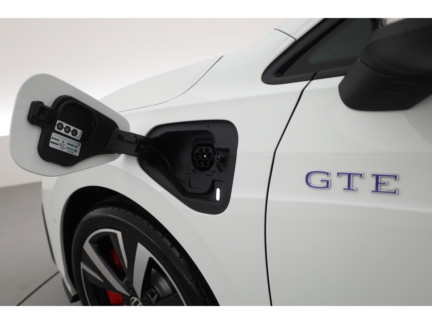 Volkswagen Golf 1.5 eHybrid GTE 272pk | Pano | Stoelventi. | Leder | Memory | IQ. Light | 360cam | 18'' | Adapt. Cruise | Dodehoek. | Apple CarPlay