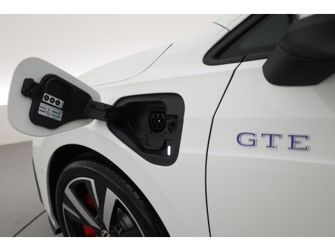 Volkswagen Golf 1.5 eHybrid GTE 272pk | Pano | Stoelventi. | Leder | Memory | IQ. Light | 360cam | 18'' | Adapt. Cruise | Dodehoek. | Apple CarPlay