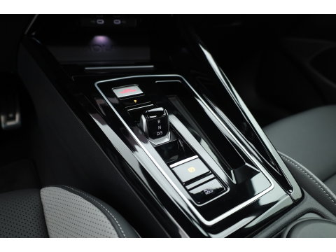 Volkswagen Golf 1.5 eHybrid GTE 272pk | Pano | Stoelventi. | Leder | Memory | IQ. Light | 360cam | 18'' | Adapt. Cruise | Dodehoek. | Apple CarPlay