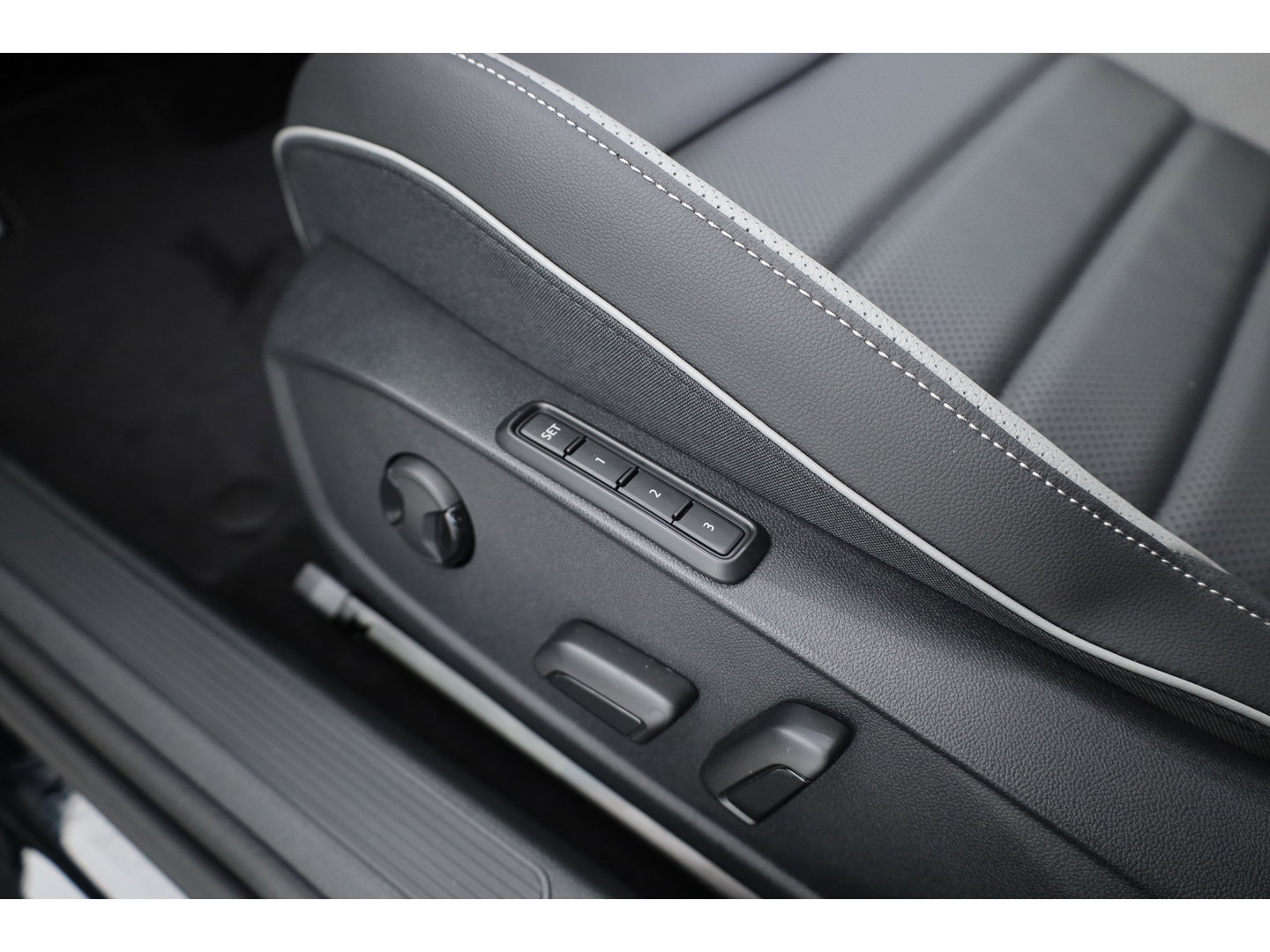 Volkswagen Golf 1.5 eHybrid GTE 272pk | Pano | Stoelventi. | Elek. Trekhaak | Memory | IQ. Light | 360cam | 18'' | Leder | Dodehoek. | Apple CarPlay