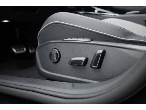 Volkswagen Golf 1.5 eHybrid GTE 272pk | Pano | Stoelventi. | Elek. Trekhaak | Memory | IQ. Light | 360cam | 18'' | Leder | Dodehoek. | Apple CarPlay