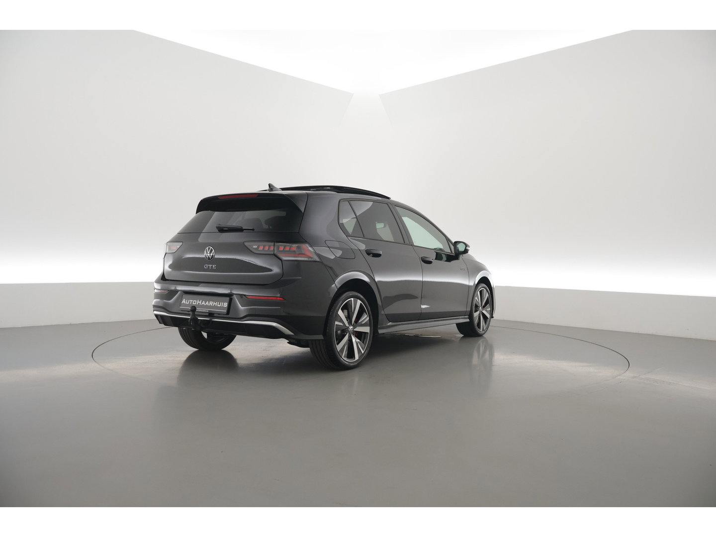 Volkswagen Golf 1.5 eHybrid GTE 272pk | Pano | Stoelventi. | Elek. Trekhaak | Memory | IQ. Light | 360cam | 18'' | Leder | Dodehoek. | Apple CarPlay