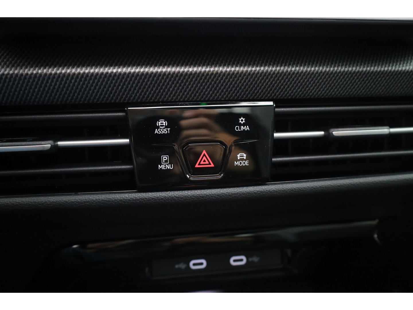 Volkswagen Golf 1.5 eHybrid GTE 272pk | Pano | Stoelventi. | Elek. Trekhaak | Memory | IQ. Light | 360cam | 18'' | Leder | Dodehoek. | Apple CarPlay