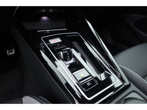 Volkswagen Golf 1.5 eHybrid GTE 272pk | Pano | Stoelventi. | Elek. Trekhaak | Memory | IQ. Light | 360cam | 18'' | Leder | Dodehoek. | Apple CarPlay