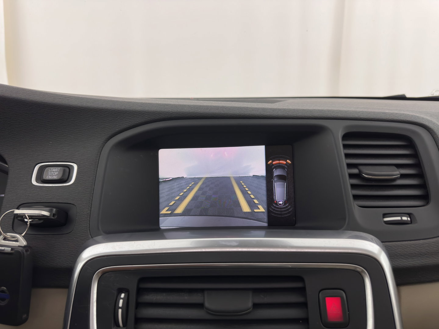 Volvo V60 2.4 D6 AWD Summum (Plug-In) Aut. *PANO | LEATHER | XENON | BLIS | MEMORY-PACK | HEATED-SPORTSEATS | NAVI-FULLMAP | ECC | CAMERA | ADAPTIVE-CRUISE | PDC | 17''ALU*
