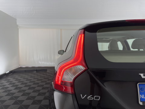 Volvo V60 2.4 D6 AWD Summum (Plug-In) Aut. *PANO | LEATHER | XENON | BLIS | MEMORY-PACK | HEATED-SPORTSEATS | NAVI-FULLMAP | ECC | CAMERA | ADAPTIVE-CRUISE | PDC | 17''ALU*