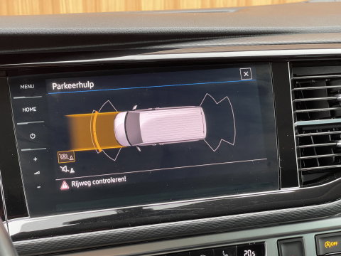 Volkswagen Transporter 2.0 TDI L2H1 30 DC Multivan | Automaat | Trekhaak | Navigatie | DAB | Apple Carplay | Elektrische Schuifdeur |
