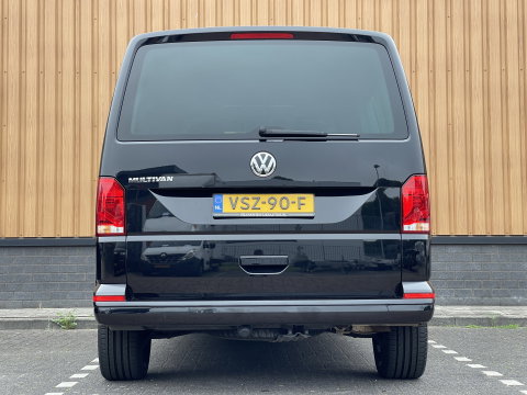 Volkswagen Transporter 2.0 TDI L2H1 30 DC Multivan | Automaat | Trekhaak | Navigatie | DAB | Apple Carplay | Elektrische Schuifdeur |