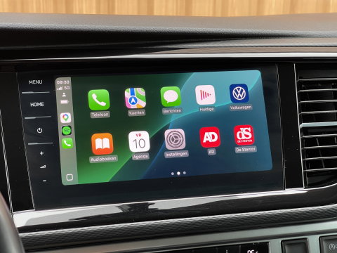 Volkswagen Transporter 2.0 TDI L2H1 30 DC Multivan | Automaat | Trekhaak | Navigatie | DAB | Apple Carplay | Elektrische Schuifdeur |