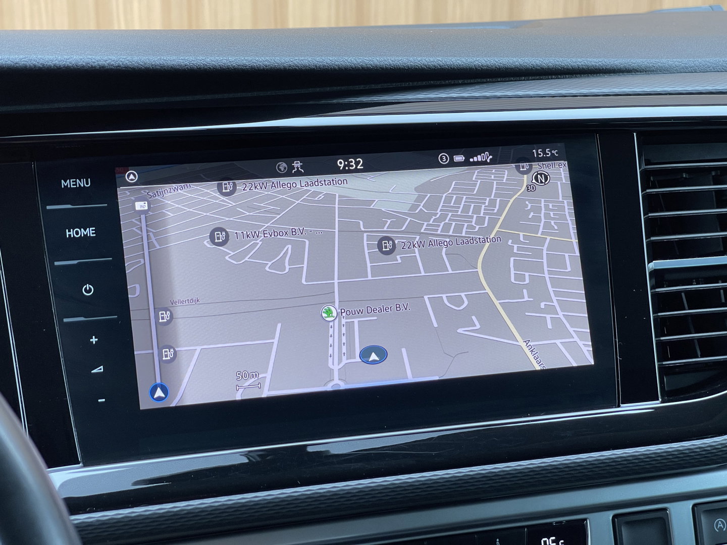 Volkswagen Transporter 2.0 TDI L2H1 30 DC Multivan | Automaat | Trekhaak | Navigatie | DAB | Apple Carplay | Elektrische Schuifdeur |