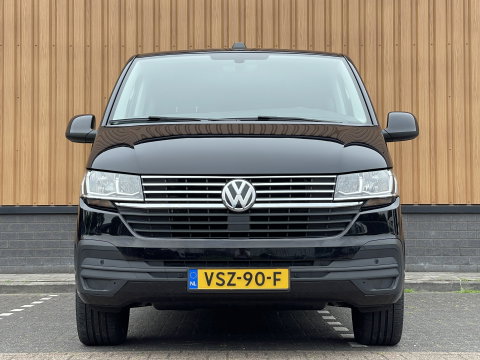 Volkswagen Transporter 2.0 TDI L2H1 30 DC Multivan | Automaat | Trekhaak | Navigatie | DAB | Apple Carplay | Elektrische Schuifdeur |