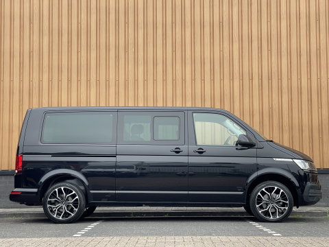 Volkswagen Transporter 2.0 TDI L2H1 30 DC Multivan | Automaat | Trekhaak | Navigatie | DAB | Apple Carplay | Elektrische Schuifdeur |