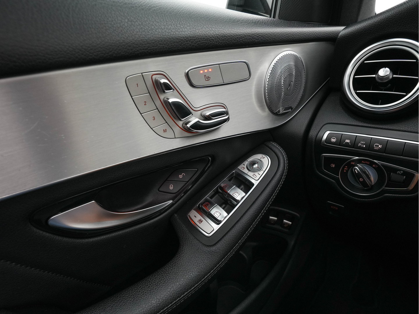 Mercedes-Benz GLC Coupé 220 d 4MATIC Premium Plus (INCL.BTW) *PANO | LEATHER | FULL-LED | MEMORY-PACK | BURMESTER | TOP-VIEW |  HEATED-SPORTSEATS | NAVI-FULLMAP | PRIVACY-GLASS | SHIFTPADDLES | ECC | PDC | CRUISE | 19''ALU | TOWBAR*