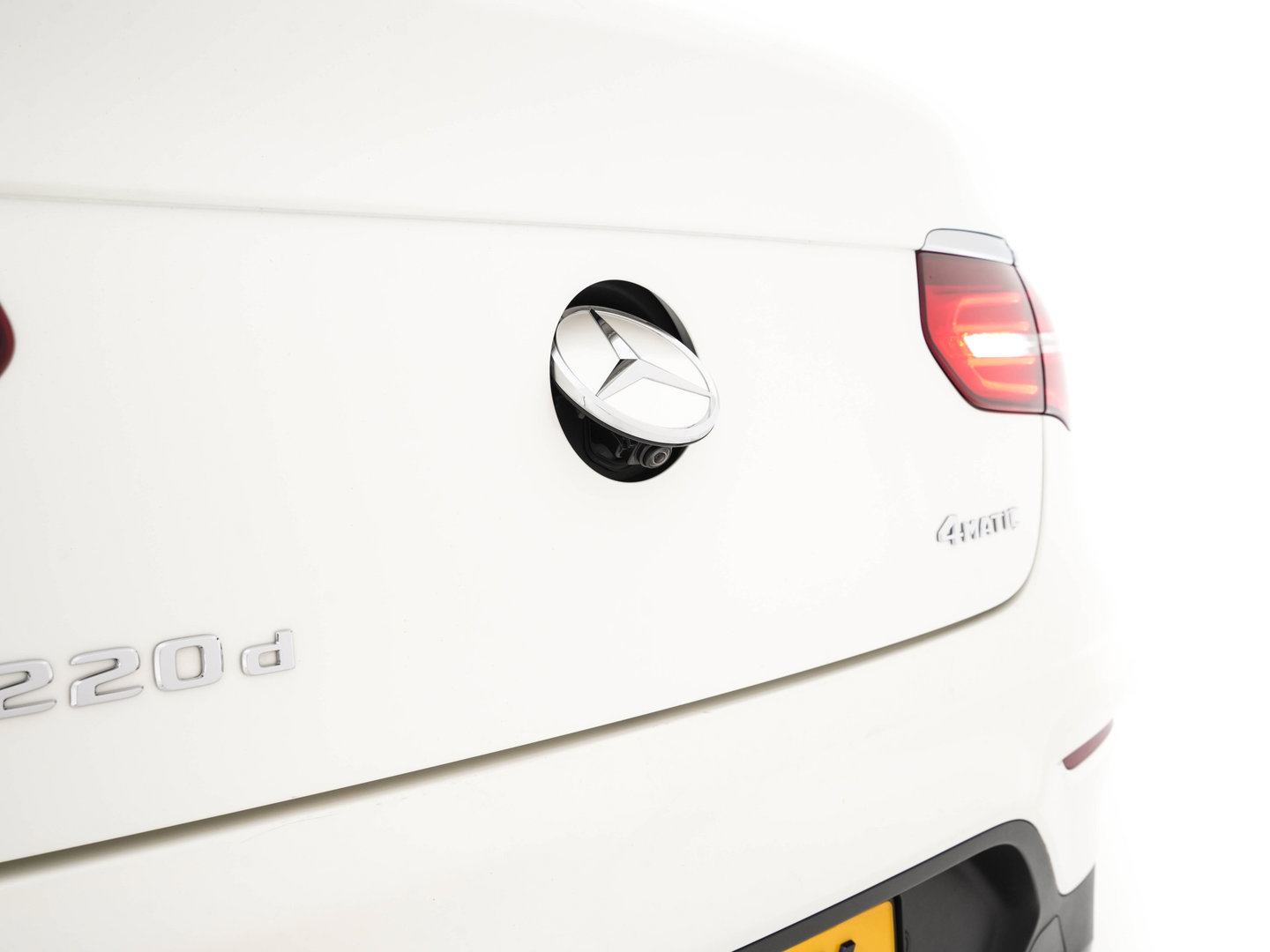 Mercedes-Benz GLC Coupé 220 d 4MATIC Premium Plus (INCL.BTW) *PANO | LEATHER | FULL-LED | MEMORY-PACK | BURMESTER | TOP-VIEW |  HEATED-SPORTSEATS | NAVI-FULLMAP | PRIVACY-GLASS | SHIFTPADDLES | ECC | PDC | CRUISE | 19''ALU | TOWBAR*