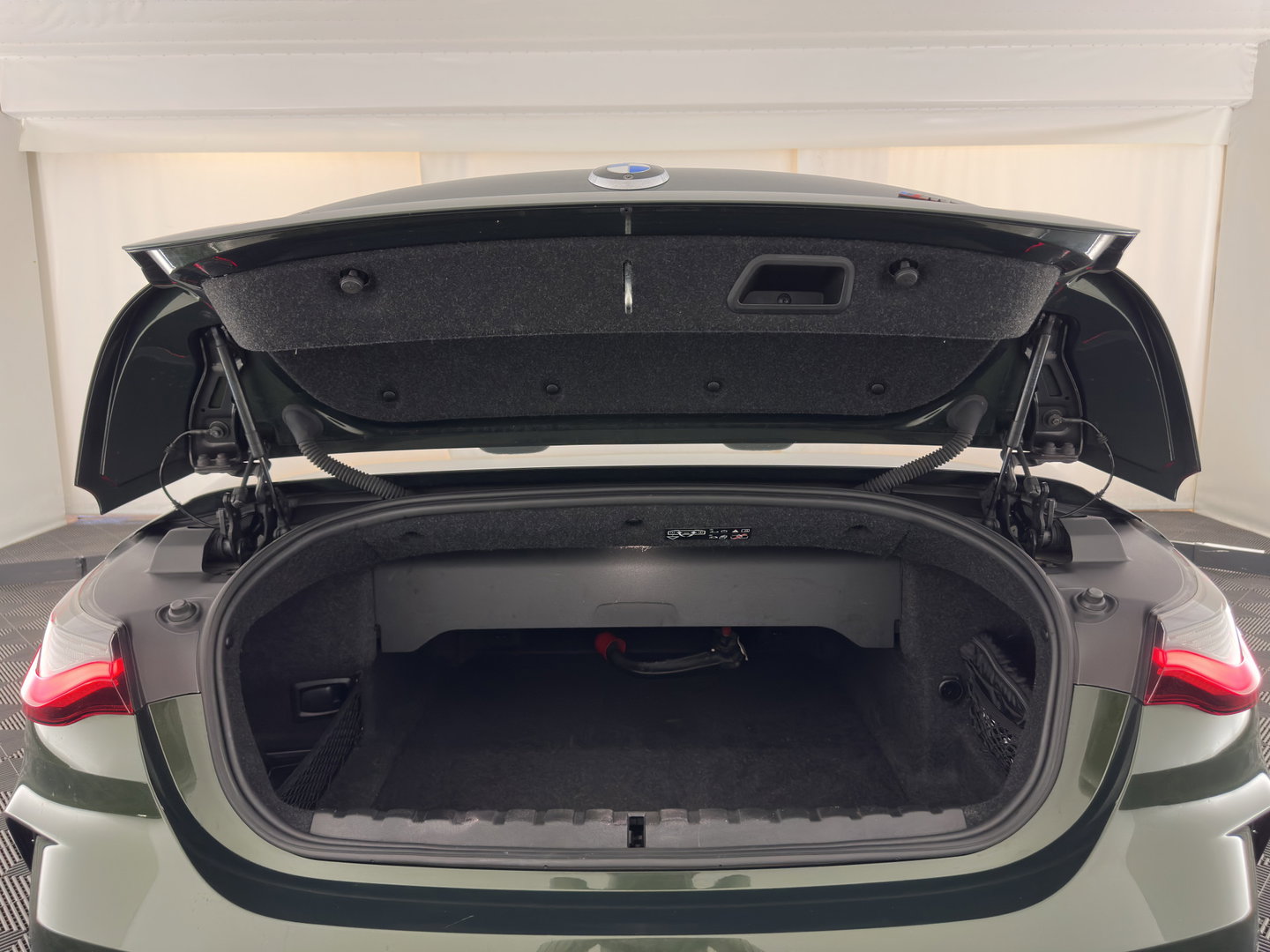 BMW 4 Serie Cabrio M440i xDrive High Executive (INCL-BTW) *HEAD-UP | LEATHER | LASER-LED | MEMORY-PACK | DIGI-COCKPIT | KEYLESS | HIFI-SOUND | SHIFTPADDLES | CAMERA | DAB | NAVI-FULLMAP | AMBIENT-LIGHT | TOWBAR | 19''ALU*