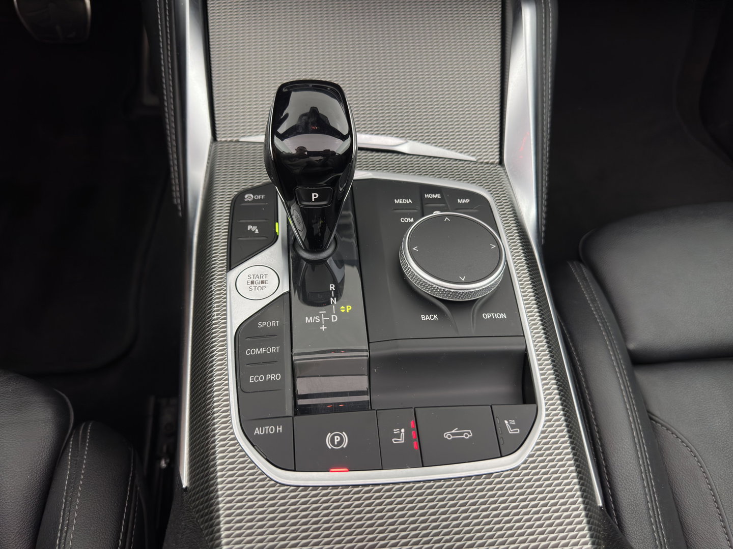 BMW 4 Serie Cabrio M440i xDrive High Executive (INCL-BTW) *HEAD-UP | LEATHER | LASER-LED | MEMORY-PACK | DIGI-COCKPIT | KEYLESS | HIFI-SOUND | SHIFTPADDLES | CAMERA | DAB | NAVI-FULLMAP | AMBIENT-LIGHT | TOWBAR | 19''ALU*