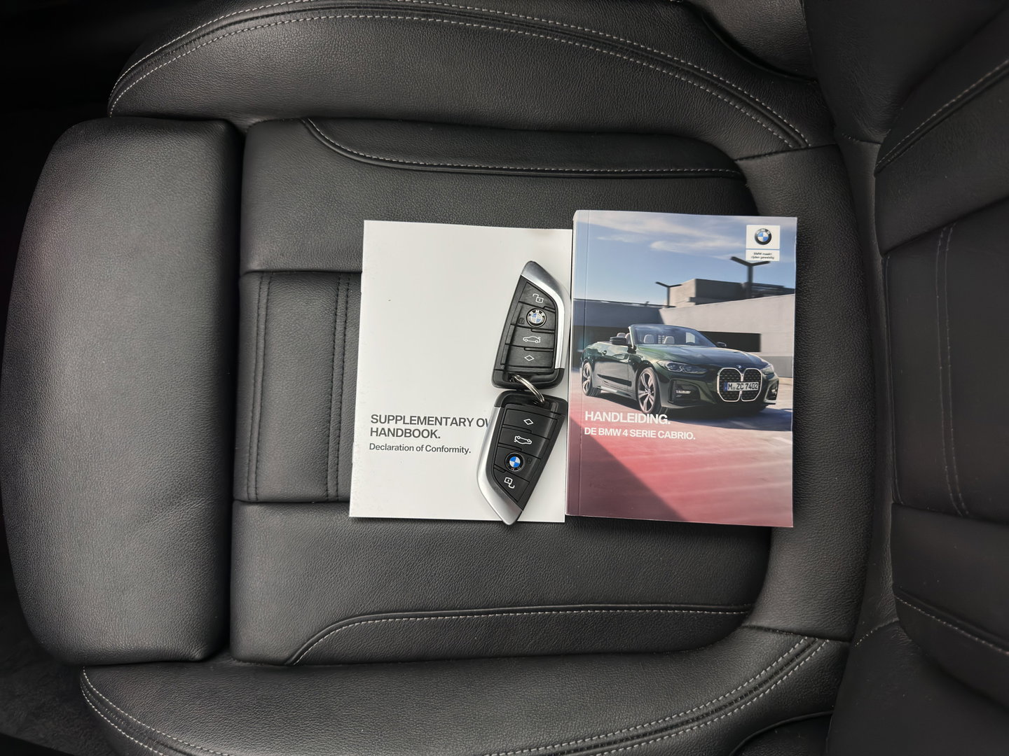 BMW 4 Serie Cabrio M440i xDrive High Executive (INCL-BTW) *HEAD-UP | LEATHER | LASER-LED | MEMORY-PACK | DIGI-COCKPIT | KEYLESS | HIFI-SOUND | SHIFTPADDLES | CAMERA | DAB | NAVI-FULLMAP | AMBIENT-LIGHT | TOWBAR | 19''ALU*