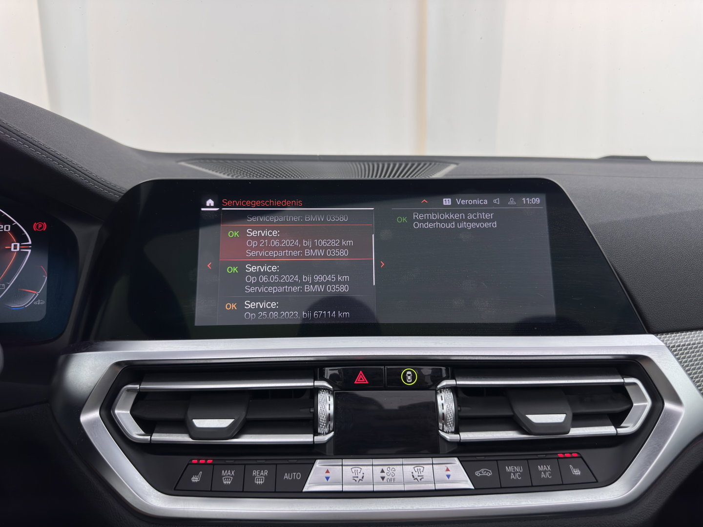 BMW 4 Serie Cabrio M440i xDrive High Executive (INCL-BTW) *HEAD-UP | LEATHER | LASER-LED | MEMORY-PACK | DIGI-COCKPIT | KEYLESS | HIFI-SOUND | SHIFTPADDLES | CAMERA | DAB | NAVI-FULLMAP | AMBIENT-LIGHT | TOWBAR | 19''ALU*