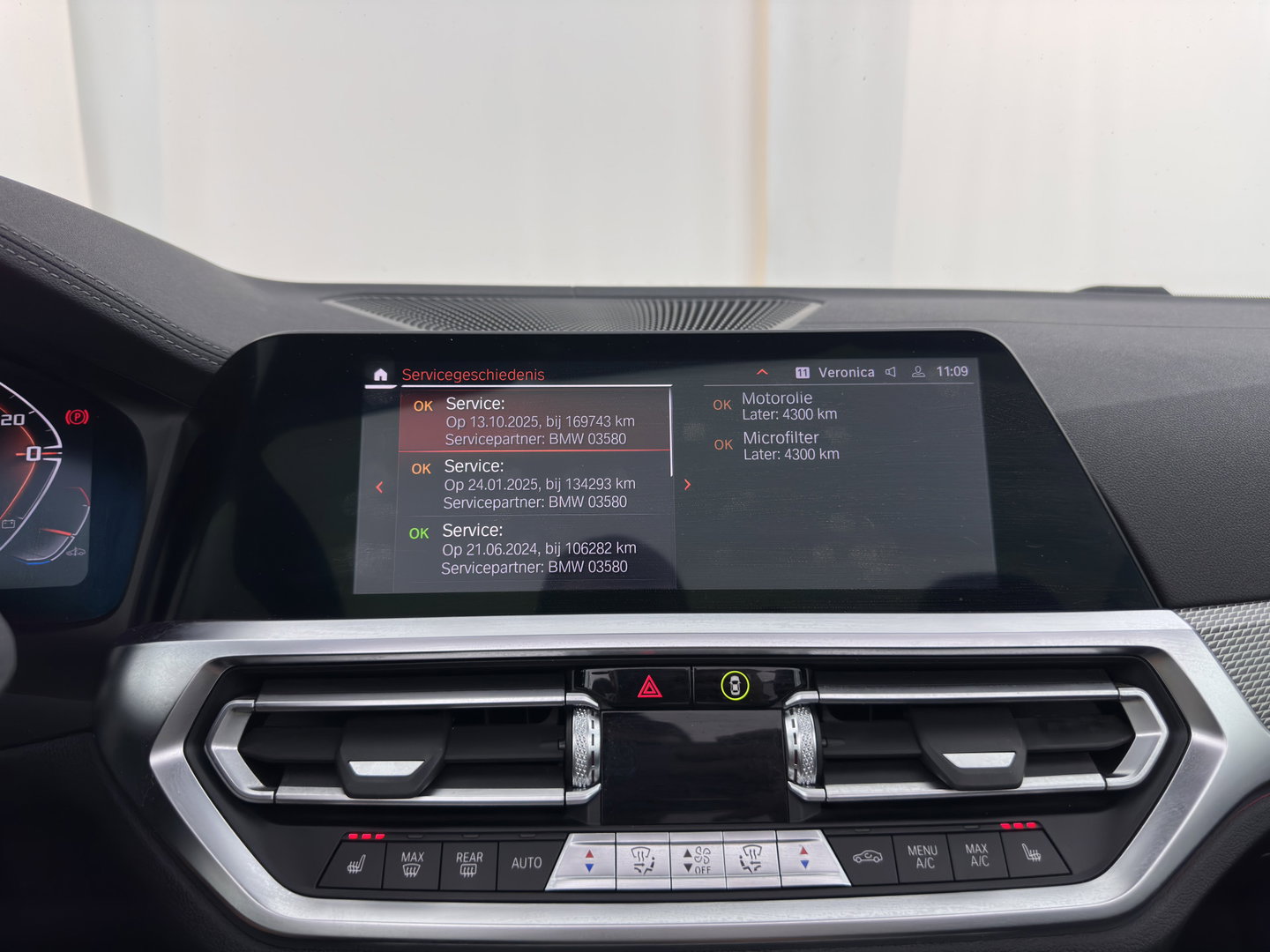 BMW 4 Serie Cabrio M440i xDrive High Executive (INCL-BTW) *HEAD-UP | LEATHER | LASER-LED | MEMORY-PACK | DIGI-COCKPIT | KEYLESS | HIFI-SOUND | SHIFTPADDLES | CAMERA | DAB | NAVI-FULLMAP | AMBIENT-LIGHT | TOWBAR | 19''ALU*